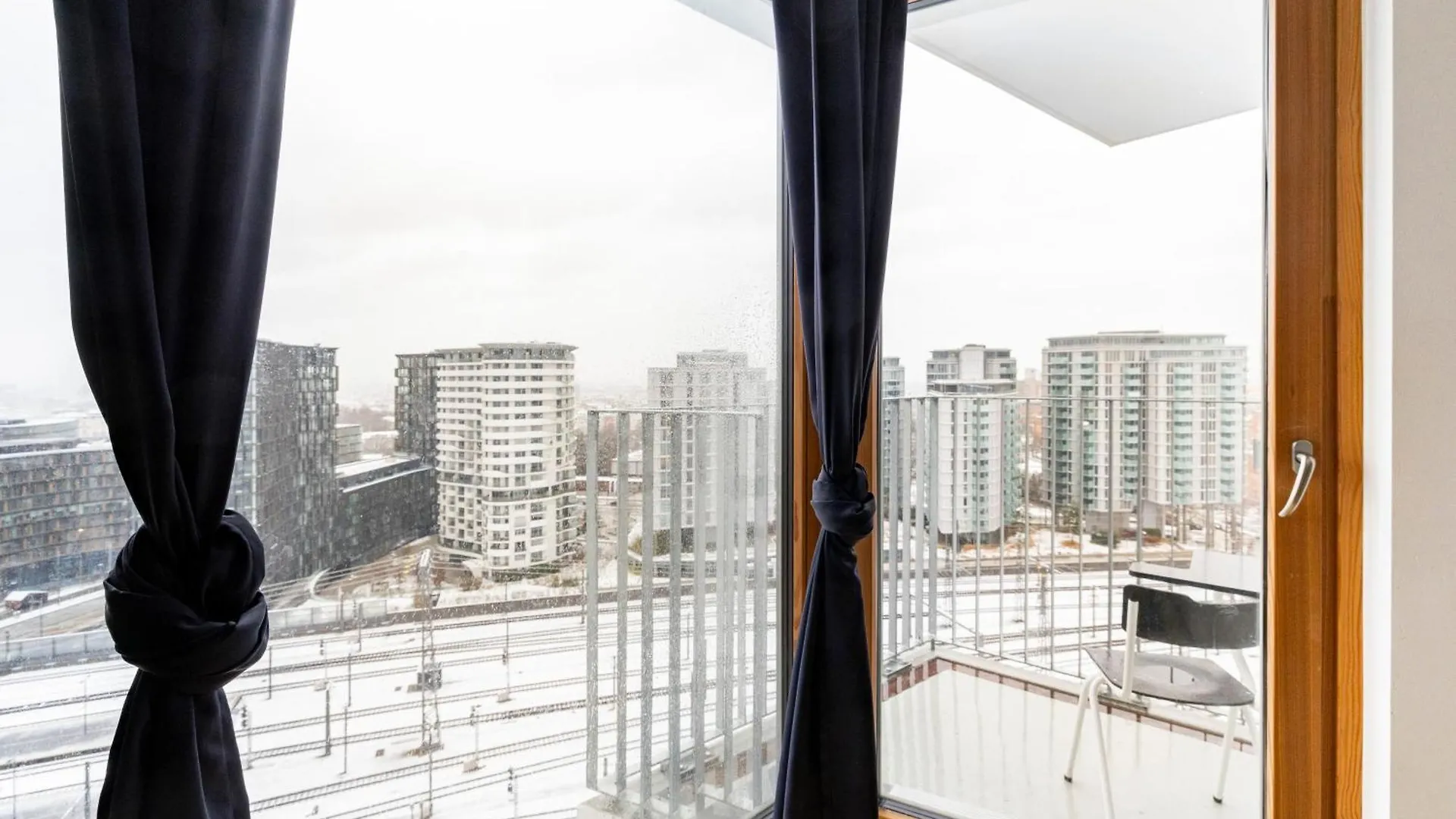 Central Station Loft - Amazing View In City Center - Jupihome Vienna Apartment